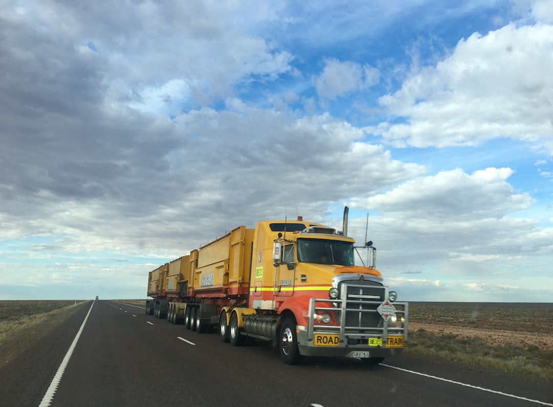 truck-640x480-31752329.jpeg